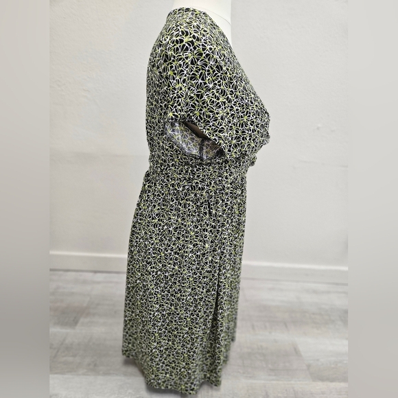 JOSEPHINE STUDIO Floral NO WRINKLE FLATTERING Dress 1X - Picture 3 of 7